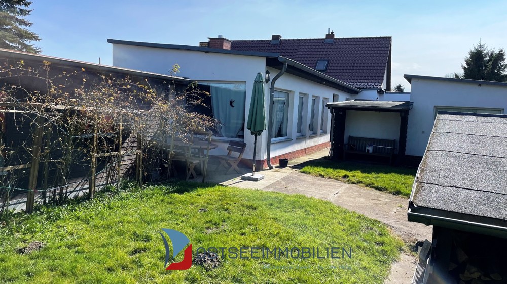 Durchgang vom Garten z. Hauseingang