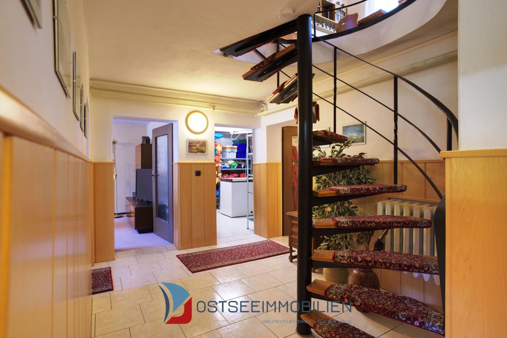 Souterrain Flur vorne