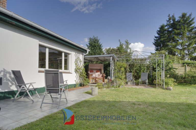 Terrasse mit Strandkorb